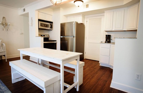 Oxford House | The Grove Getaway - Walking Distance to Ole Miss; Minutes from The Oxford Square