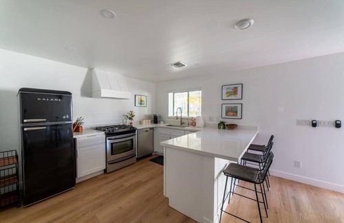 Cottonwood House | The Grove on Main, 2 Homes, Large Patio