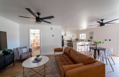 Cottonwood House | The Grove on Main, 2 Homes, Large Patio