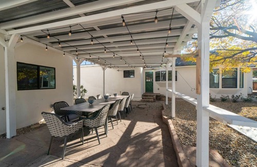 Cottonwood House | The Grove on Main, 2 Homes, Large Patio
