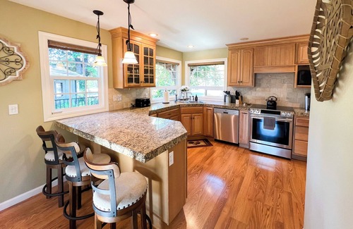Burney Cottage | The Guest Cottage at Rocky Ranch - 6 miles from Burney Falls