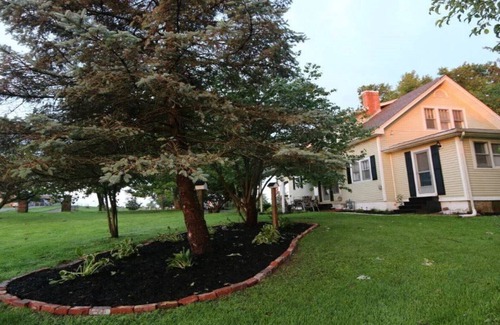 Lancaster House | The Guesthouse - Lancaster, KY