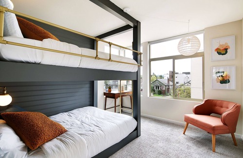 West Woodland House | The Gus| Rooftop Hot Tub| 3BR/2BTH| Peloton