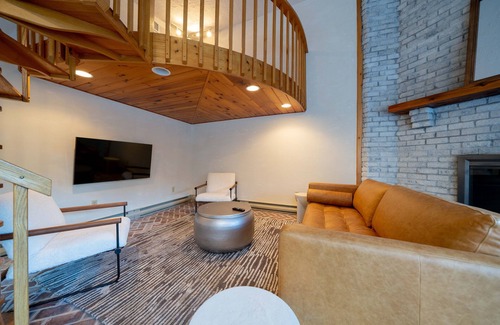 Windham Condo | The Haüs Windham - Luxury 2 Bedroom Suite w Loft