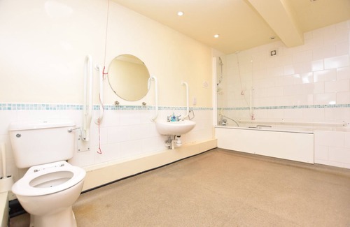 Halford Hotel | The Halford Bridge Inn