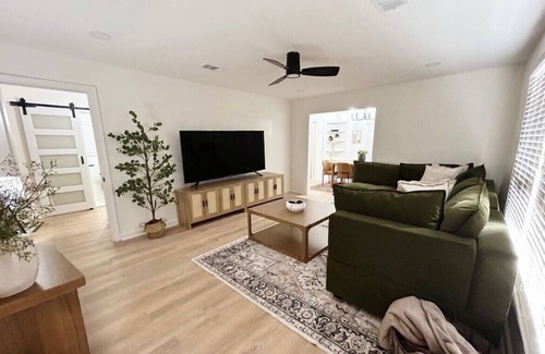 Tougaloo House | The Hanging Moss Retreat