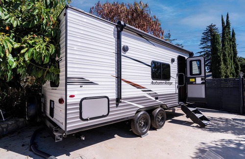 Meiners Oaks House | The Happy Camper - Cozy RV sleeps 4, with WiFi, in beautiful Ojai