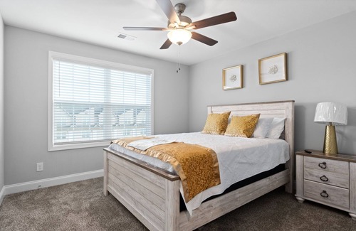 Clarksville House | The Happy Place-40 minutes to Downtown Nashville!