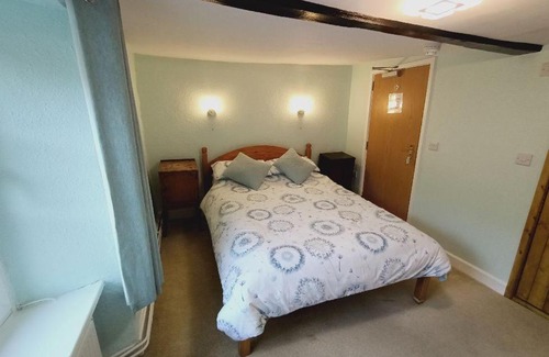 Glasbury Hotel | The Harp Inn
