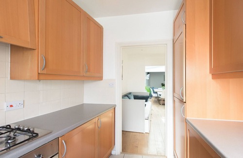 Queen's Gate House | The Harrods Mews - Modern 4BDR Mews Home with Rooftop Terrace & Garage