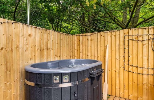 Thetford Cabin | The Hartley Hut - Norfolk Holiday Properties