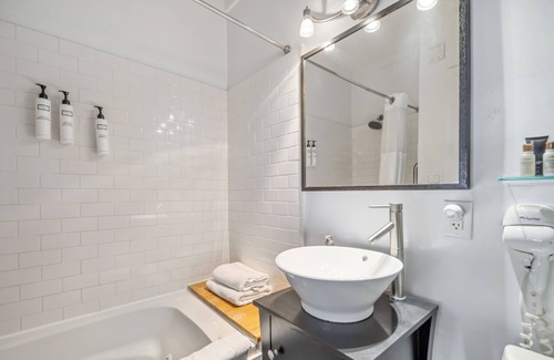Lake Placid Hotel | The Haus on Mirror Lake Suite 1