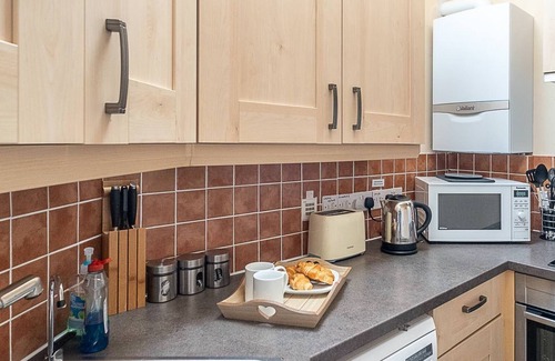 Aldeburgh Cottage | The Haven at Coastguard Court - sleeps 4 guests in 2 bedrooms