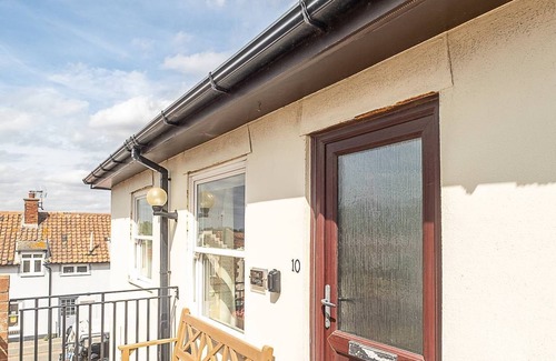 Aldeburgh Cottage | The Haven at Coastguard Court - sleeps 4 guests in 2 bedrooms