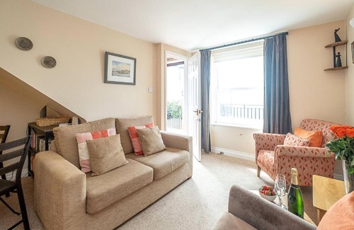Aldeburgh House | The Haven at Coastguard Court - Aldeburgh Coastal Cottages