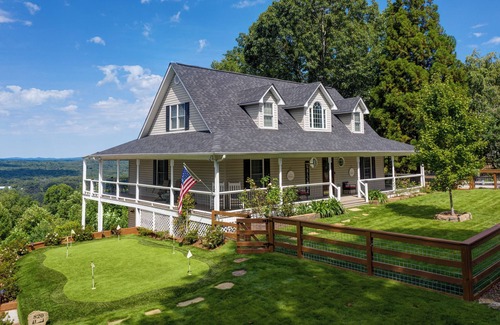 East Ellijay House | The Haven at Sunset View – Must-See 3 BDR w/Unbelievable Views!