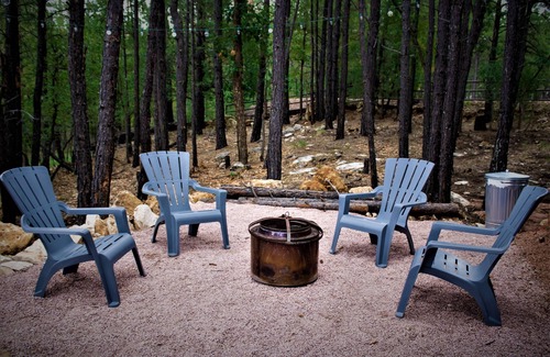 Happy Jack Cabin | The Haven at the Bar OK - Beautiful guest cottage nestled in the pines
