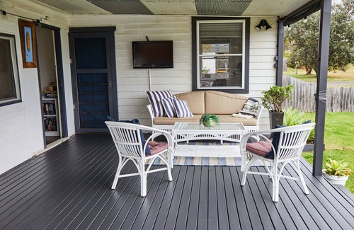 Culburra Beach House | The Haven Beach House Pet Friendly 3 min stroll to the beach