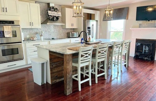 Waddy House | The Havilah House! Country living with amazing views!