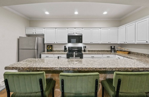 Wellborn House | The Hayes House is perfect for Game Days, Family Visits & Getaways.