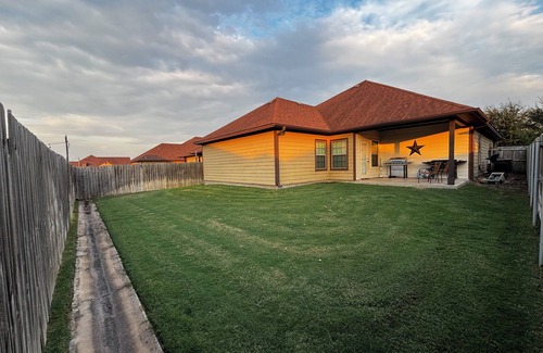 Wellborn House | The Hayes House is perfect for Game Days, Family Visits & Getaways.