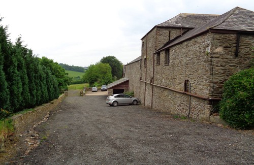 Liskeard Cottage | The Hayloft, 6 miles to Looe & dog friendly Seaton Beach, country retreat (1 BR)