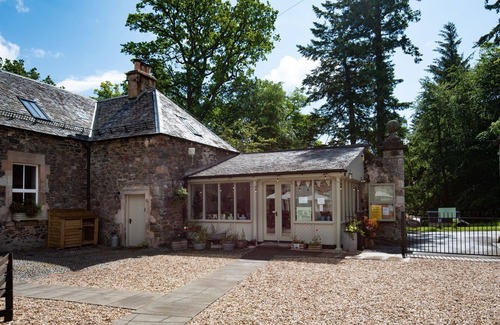 Peebles Cottage | The Hayloft, Kailzie - sleeping 2 guests in one bedroom