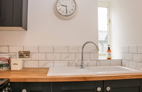 Longford Cottage | THE HAYLOFT, pet friendly, character holiday cottage in Trefonen