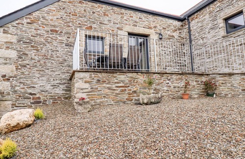 Bodmin Cottage | THE HAYLOFT, romantic, character holiday cottage in Bodmin