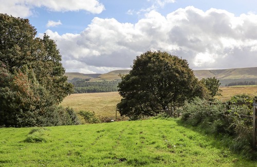 Holmfirth Cottage | THE HAYLOFT, romantic in Holme, Yorkshire