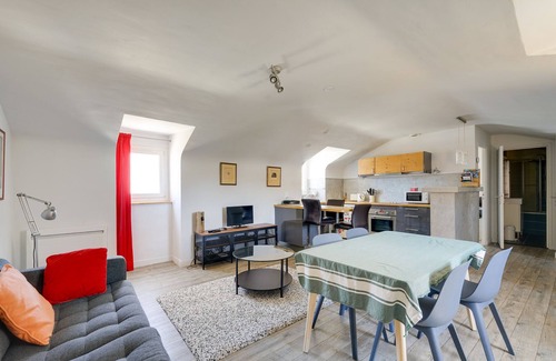 Amboise Apartment | The Heart of Amboise, three-room apartment, two bedrooms in the city center