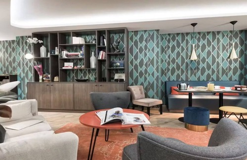 Quartier du Mail Apartment | THE HEART OF PARISIAN SHOPS & CAFES-A FAMILY STAY MINUETS FROM RUE MONTORGUEIL