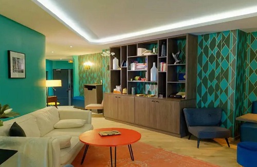 Quartier du Mail Apartment | THE HEART OF PARISIAN SHOPS & CAFES-A FAMILY STAY MINUETS FROM RUE MONTORGUEIL