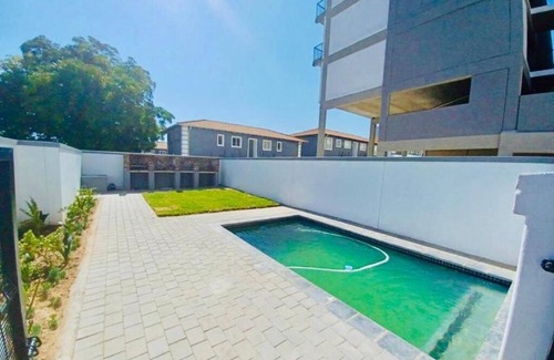 Greater Johannesburg Metropolitan Area Apartment | The Heart of Randburg: Modern, family friendly and be near popular attractionsnn