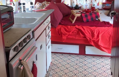 Northeast Kansas City House | The Hedy Lamarr Airstream - Glamping in the City!