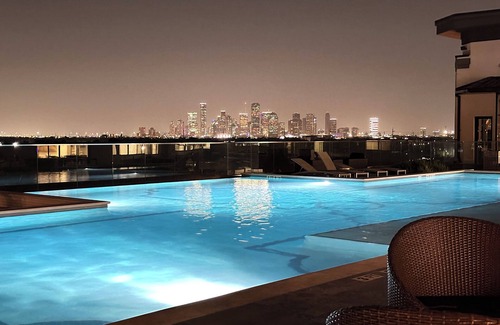 Houston Heights Apartment | The Heights Cozy Stay - Gym&pool 12mins to Midtown and Downtown