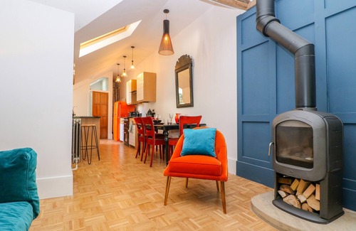 Little Coxwell Cottage | THE HEMMEL, family friendly, character holiday cottage in Faringdon