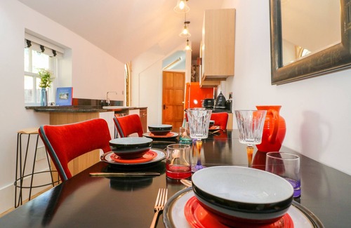 Little Coxwell Cottage | THE HEMMEL, family friendly, character holiday cottage in Faringdon