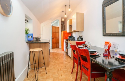 Little Coxwell Cottage | THE HEMMEL, family friendly, character holiday cottage in Faringdon
