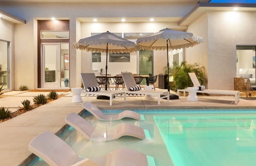 Racquet Club West House | The Hendrix - Chic Palm Springs Estate with 1-Acre of Resort Amenities #4093 4br