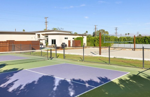 Racquet Club West House | The Hendrix - Chic Palm Springs Estate with 1-Acre of Resort Amenities #4093 4br