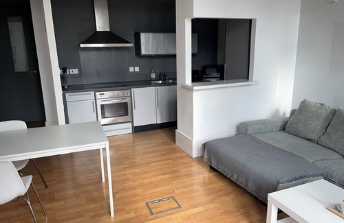 Leeds Apartment | The Hepworth Chambers Stylish 2-Bedroom Apartment in Leeds City Centre Location