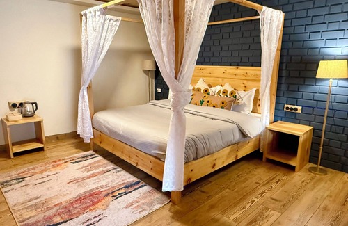 Kaul Hotel | The Hermit's Getaway