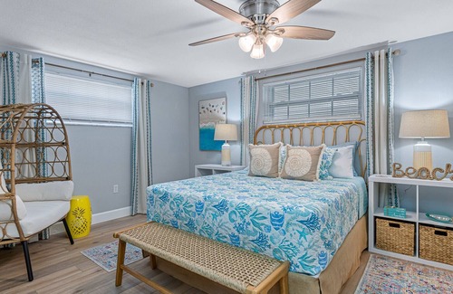 Gulf Highlands House | The Heron Cottage Waterfront Dock Kayaks Fishing