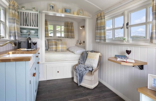 Meathop Apartment | The Heron Shepherds Hut at Lyth Valley