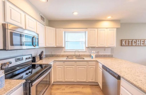 Gulf Shores Villa | The Herron, Sleep 20, Walk beach