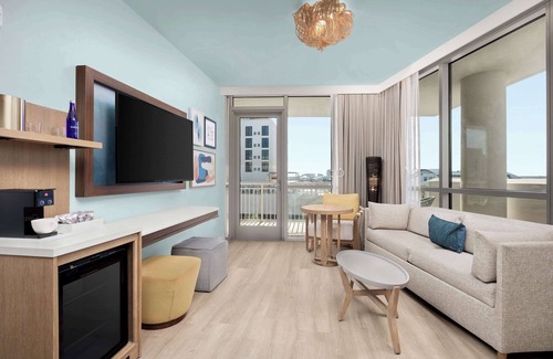 Clearwater Beach Resort | The Hiatus Clearwater Beach, Curio Collection By Hilton