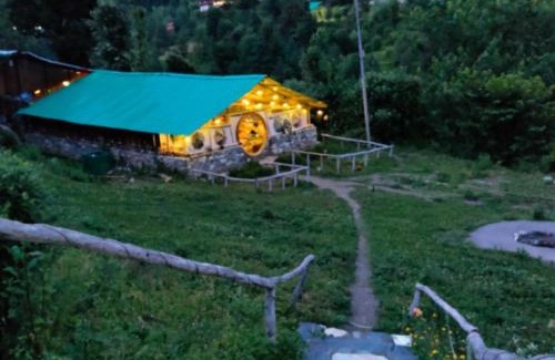 Banjar Hotel | The Hidden Burrow by Whoopers