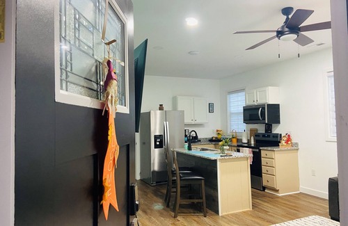 Williamsburg Apartment | The Hidden Gem – Bamboo Vibes in a Prime Location