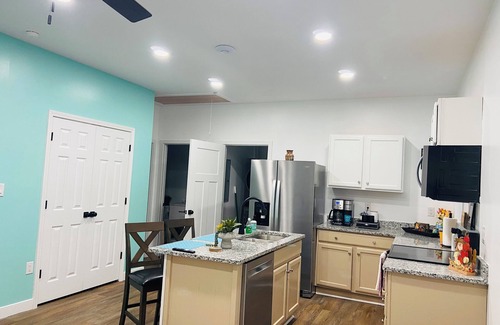Williamsburg Apartment | The Hidden Gem – Bamboo Vibes in a Prime Location